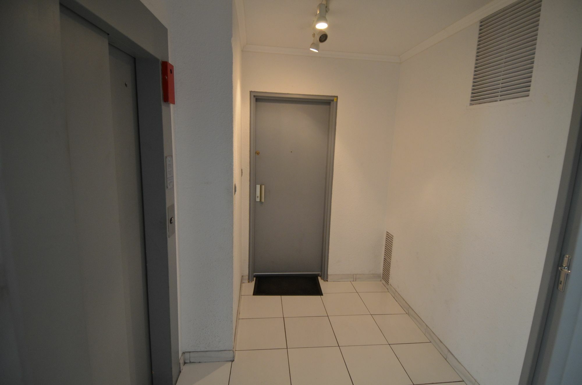 Appartement Rooftop 8 Personnes Grande Terrasse Avec Parking Quartier Aeroport Nizza Exterior foto